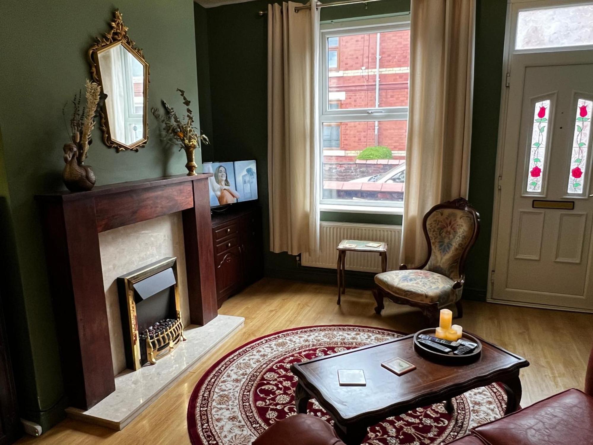 Robin'S Hollow: 2Bd Home Near Wrexham Afc Extérieur photo
